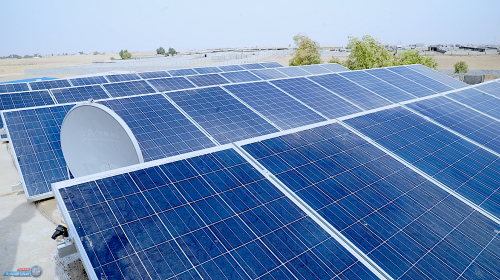 “الحكومة” ماضية بقرارها لفرض “دينارين لكل كيلو واط” على مستخدي الطاقة المتجددة وتهدد آلاف العاملين ب