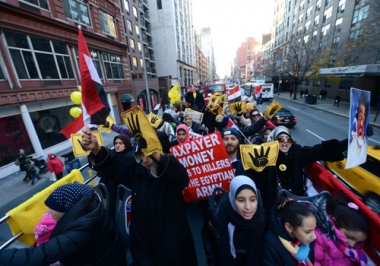 مصريون في نيويورك ينظمون مظاهرة بالحافلات السياحية تأييدا لمرسي