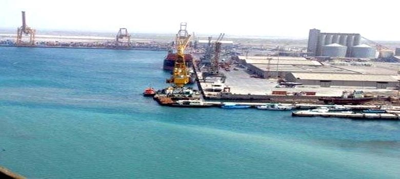 تحذير إسرائيلي بوجوب إخلاء موانئ في اليمن