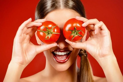 تعالج الحموضة والتهابات المفاصل والعلاقة الحميمة.. فوائد الطماطم