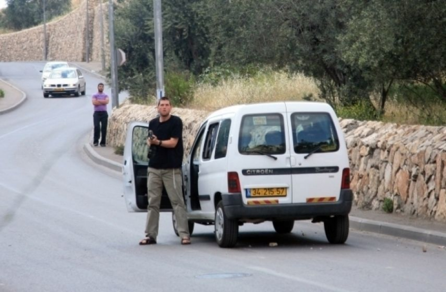 إصابة مواطن فلسطيني وزوجته بعد دهس مستوطن لهما في قلقيلية