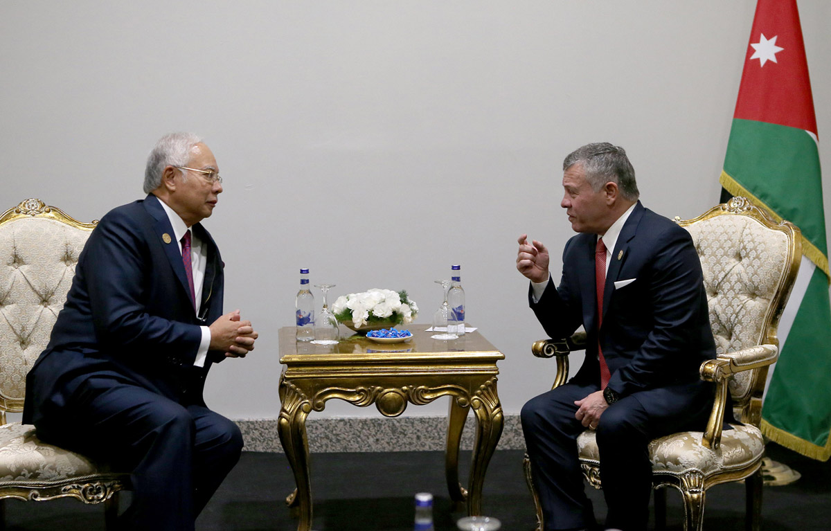 الملك يلتقي رئيسي وزراء ماليزيا والباكستان على هامش أعمال قمة اسطنبول